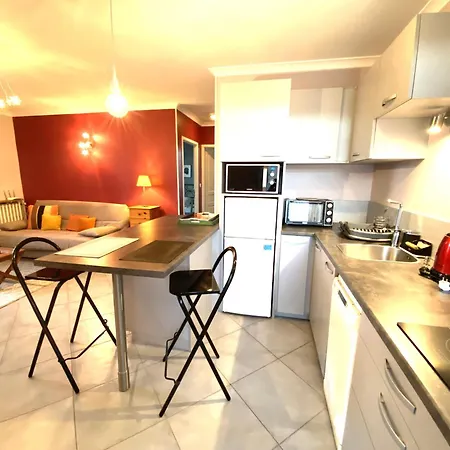 Apartment 2/3p, 80m2, Terrasse Ombragee, Parc *